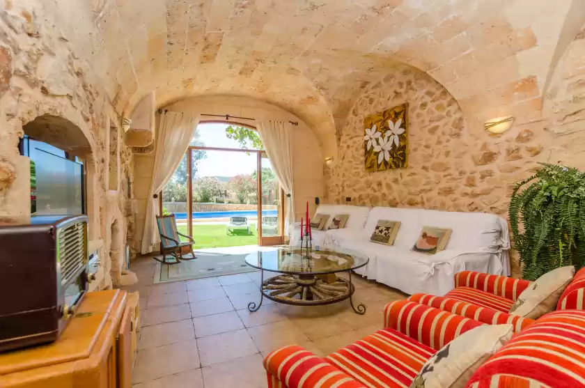 Holiday rentals in Finca es porrassar, Cas Concos