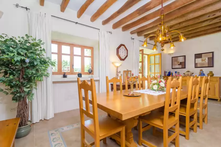 Holiday rentals in Finca es porrassar, Cas Concos