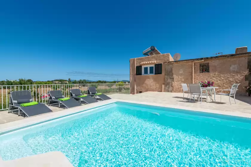 Holiday rentals in Ses barreres, Campos