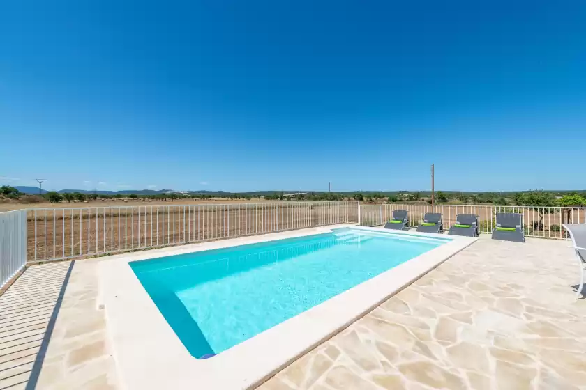 Holiday rentals in Ses barreres, Campos
