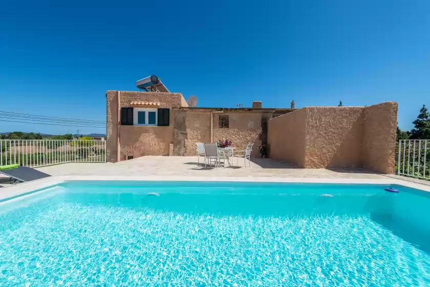 Holiday rentals in Ses barreres, Campos