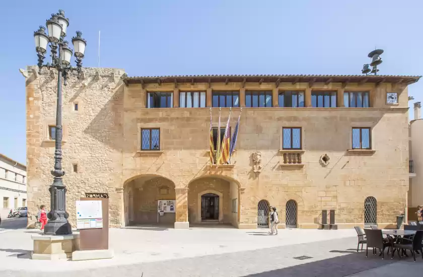 Holiday rentals in Ses barreres, Campos