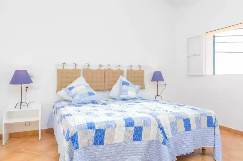 Holiday rentals in Ses barreres, Campos