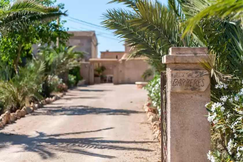 Holiday rentals in Ses barreres, Campos