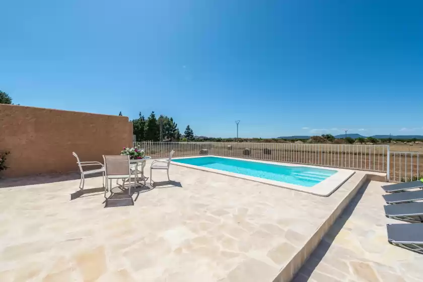 Holiday rentals in Ses barreres, Campos