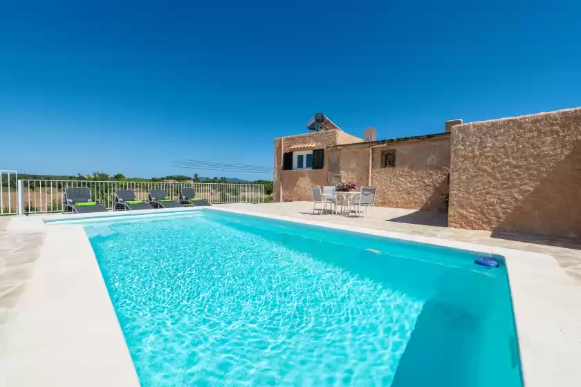 Holiday rentals in Ses barreres, Campos