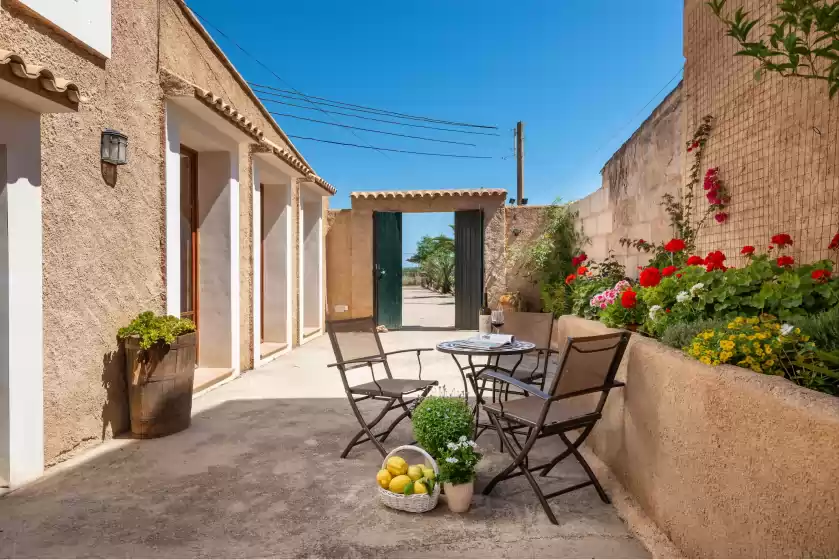 Holiday rentals in Ses barreres, Campos