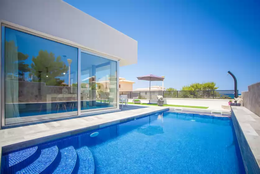 Holiday rentals in Es mollet
