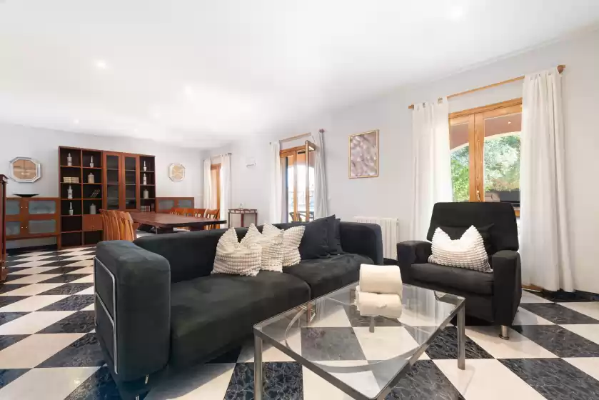 Holiday rentals in Casa campillos, Llucmajor