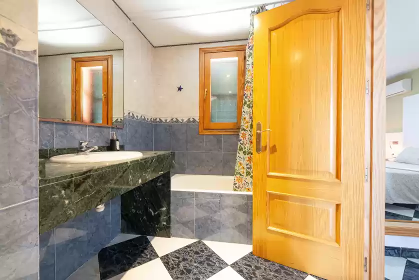 Holiday rentals in Casa campillos, Llucmajor