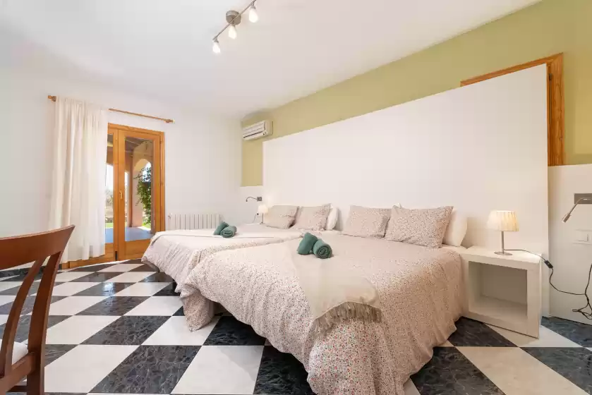 Holiday rentals in Casa campillos, Llucmajor