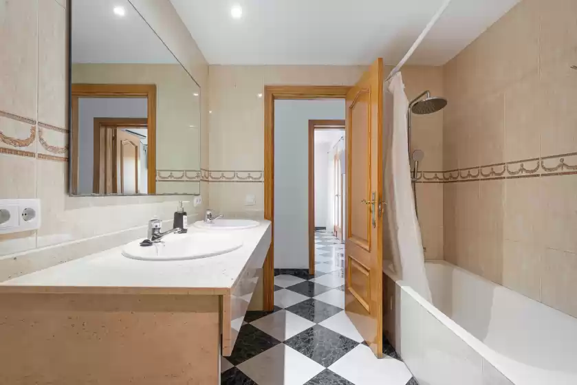 Holiday rentals in Casa campillos, Llucmajor