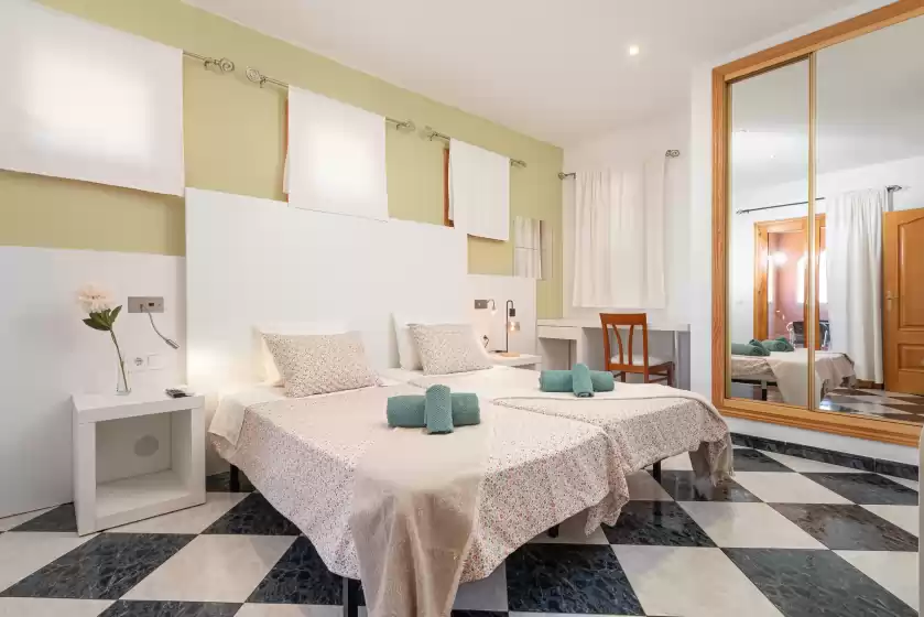 Holiday rentals in Casa campillos, Llucmajor