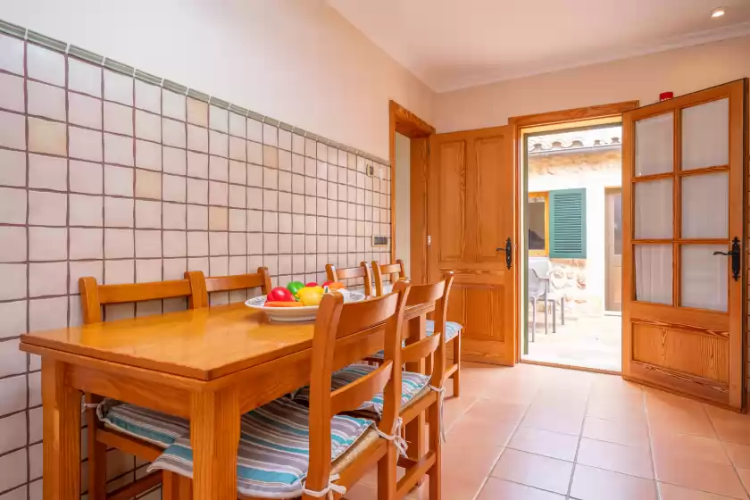 Holiday rentals in Can boi den cifre, Urbanització la Font