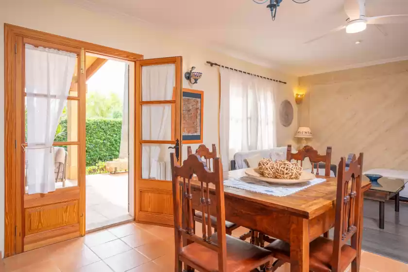 Holiday rentals in Can boi den cifre, Urbanització la Font