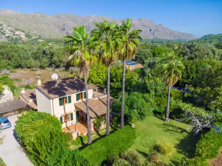 Holiday rentals in Can boi den cifre