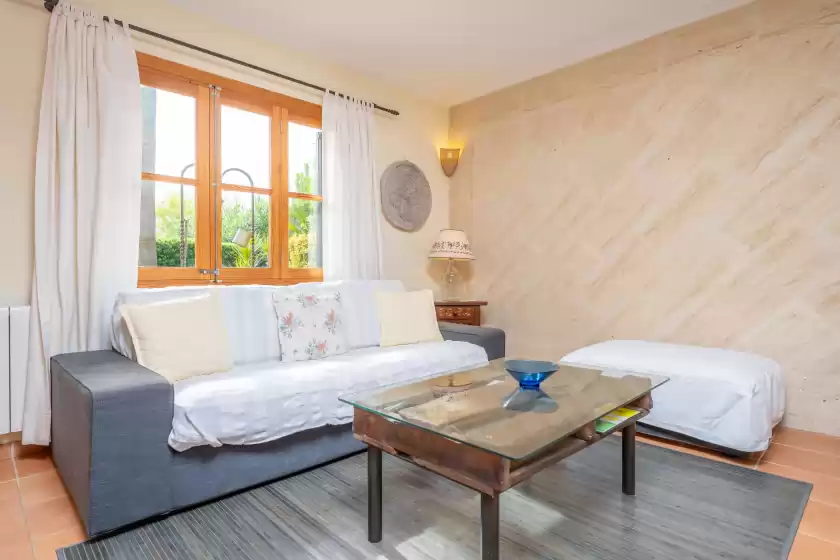 Holiday rentals in Can boi den cifre, Urbanització la Font