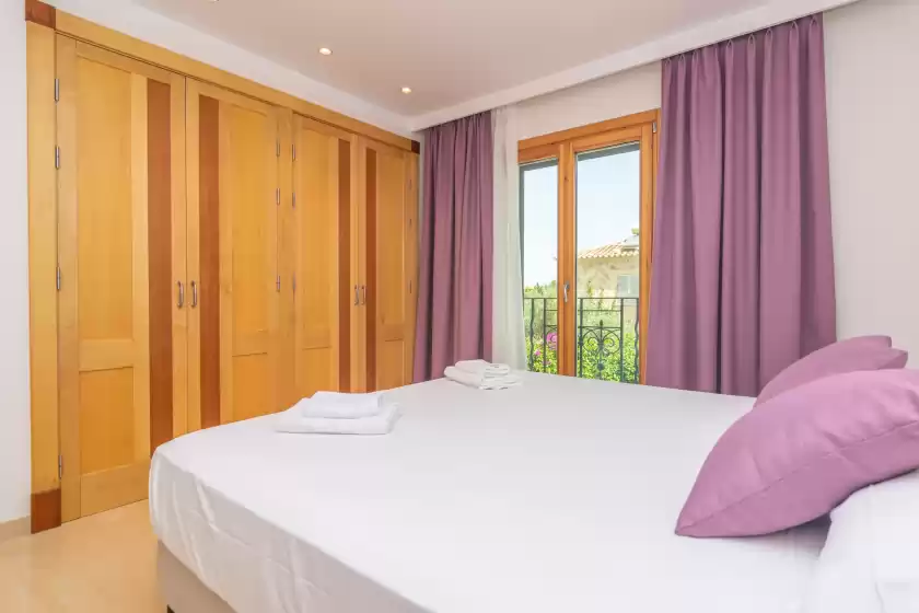 Alquiler vacacional en Villa luna suites, es Puigderrós