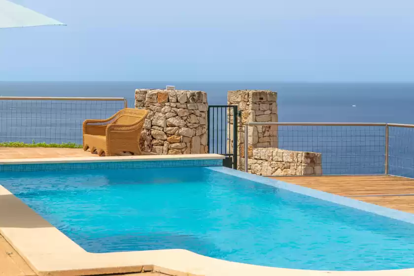 Alquiler vacacional en Villa luna suites, es Puigderrós