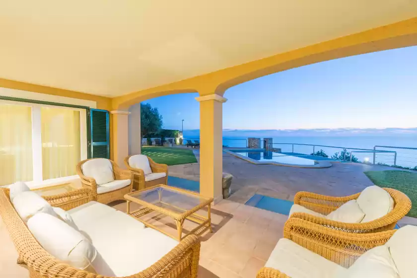 Alquiler vacacional en Villa luna suites, es Puigderrós