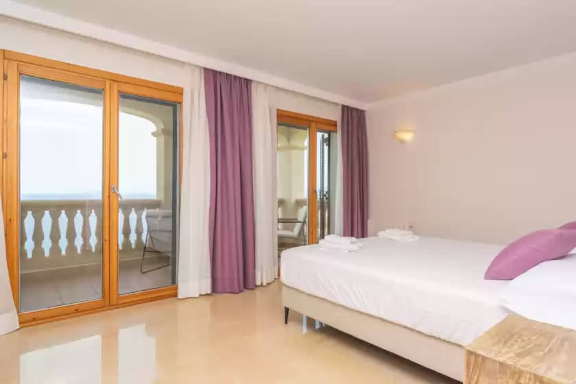 Alquiler vacacional en Villa luna suites, es Puigderrós