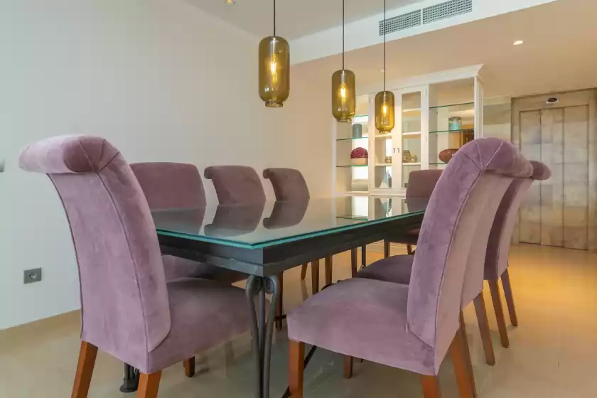 Alquiler vacacional en Villa luna suites, es Puigderrós