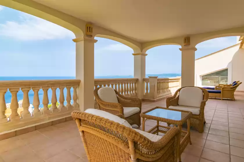 Alquiler vacacional en Villa luna suites, es Puigderrós