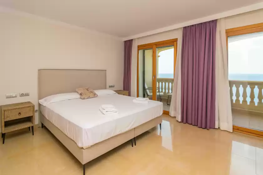 Alquiler vacacional en Villa luna suites, es Puigderrós
