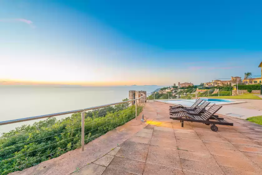 Alquiler vacacional en Villa luna suites, es Puigderrós