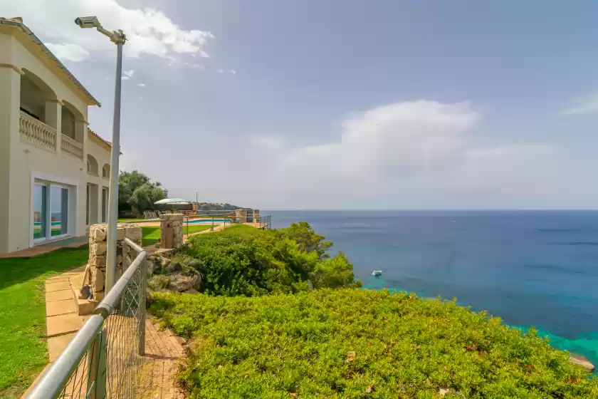 Alquiler vacacional en Villa luna suites, es Puigderrós