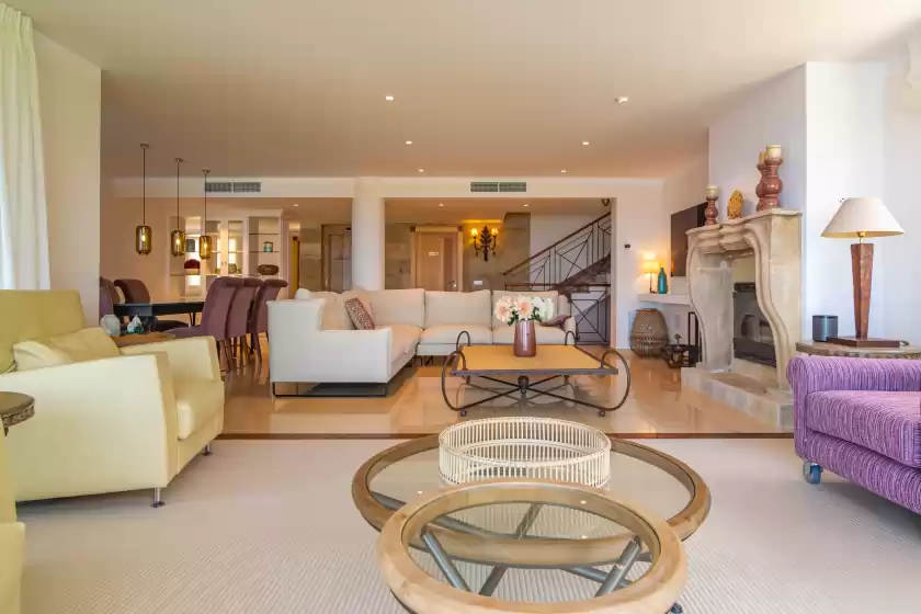 Alquiler vacacional en Villa luna suites, es Puigderrós