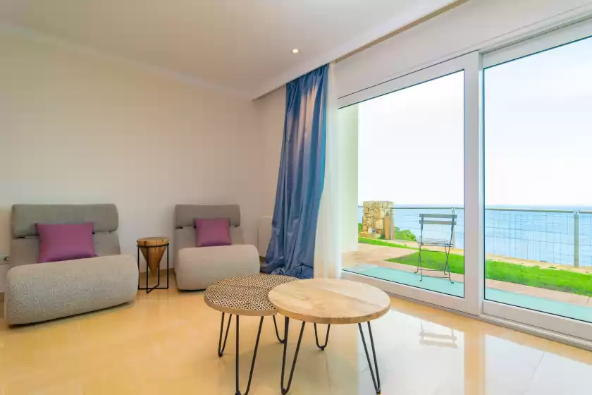 Alquiler vacacional en Villa luna suites, es Puigderrós
