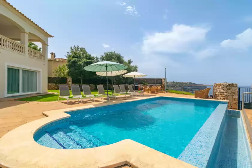 Alquiler vacacional en Villa luna suites, es Puigderrós
