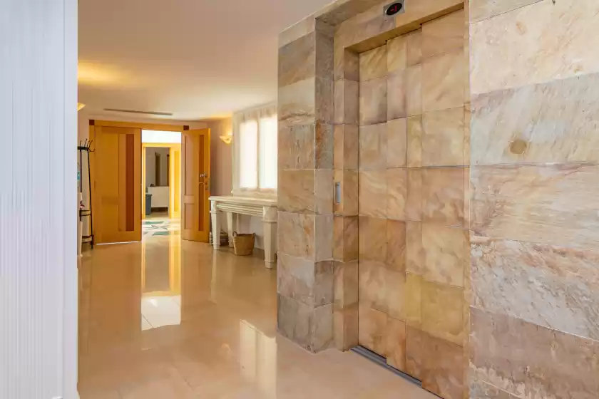 Alquiler vacacional en Villa luna suites, es Puigderrós