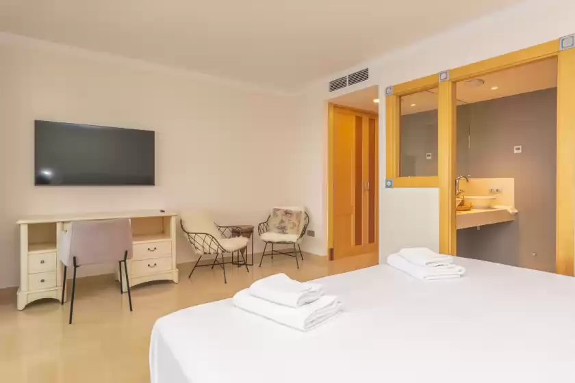 Alquiler vacacional en Villa luna suites, es Puigderrós