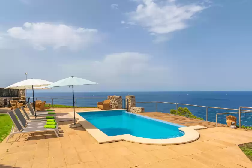 Alquiler vacacional en Villa luna suites, es Puigderrós