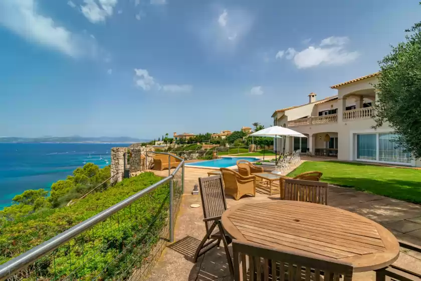 Alquiler vacacional en Villa luna suites, es Puigderrós