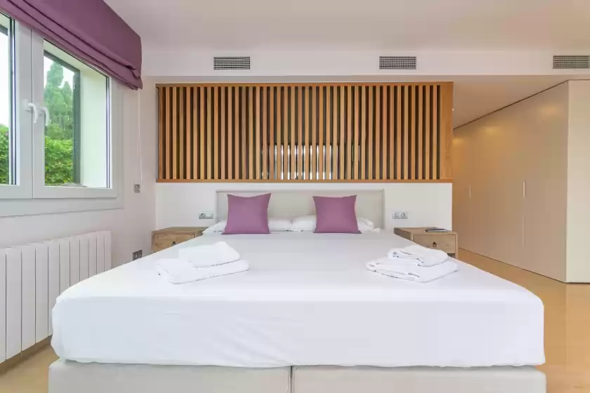 Alquiler vacacional en Villa luna suites, es Puigderrós