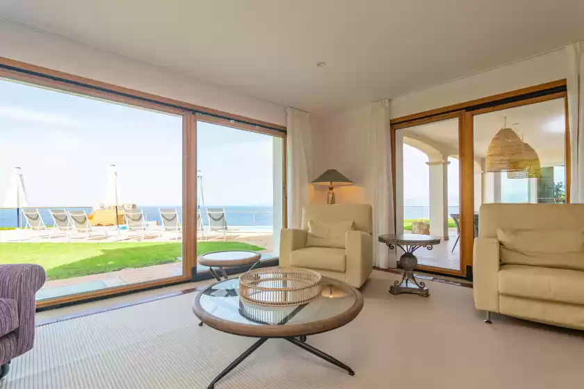 Alquiler vacacional en Villa luna suites, es Puigderrós