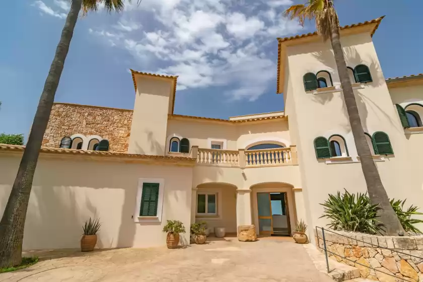 Alquiler vacacional en Villa luna suites, es Puigderrós
