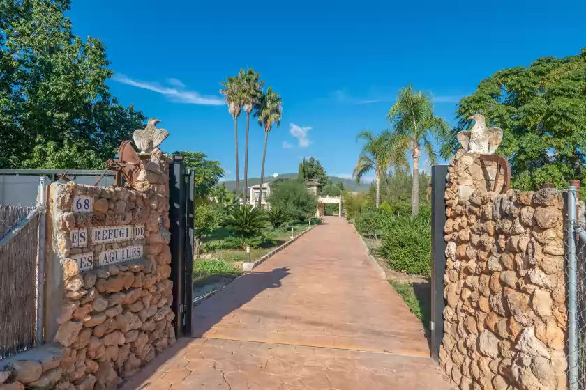 Holiday rentals in Refugi de les aguiles, Lloseta