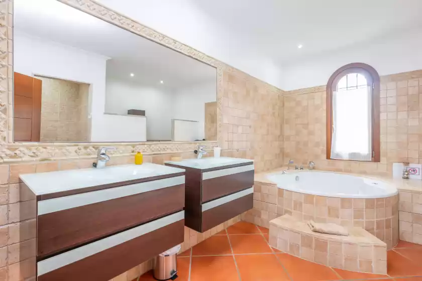 Holiday rentals in Turixant dalt, Mancor de la Vall