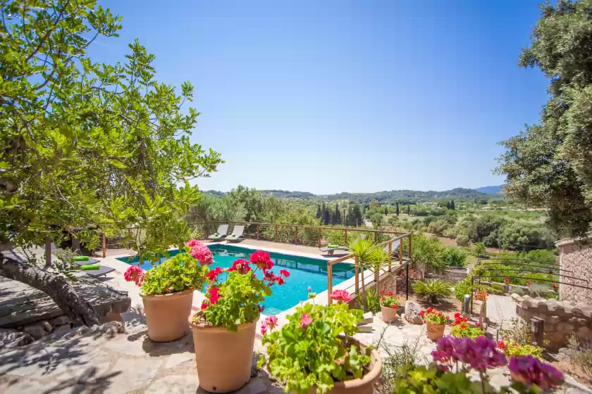Holiday rentals in Es pont