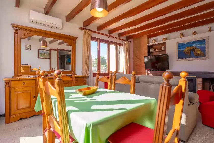 Holiday rentals in Villa xavier, Can Picafort