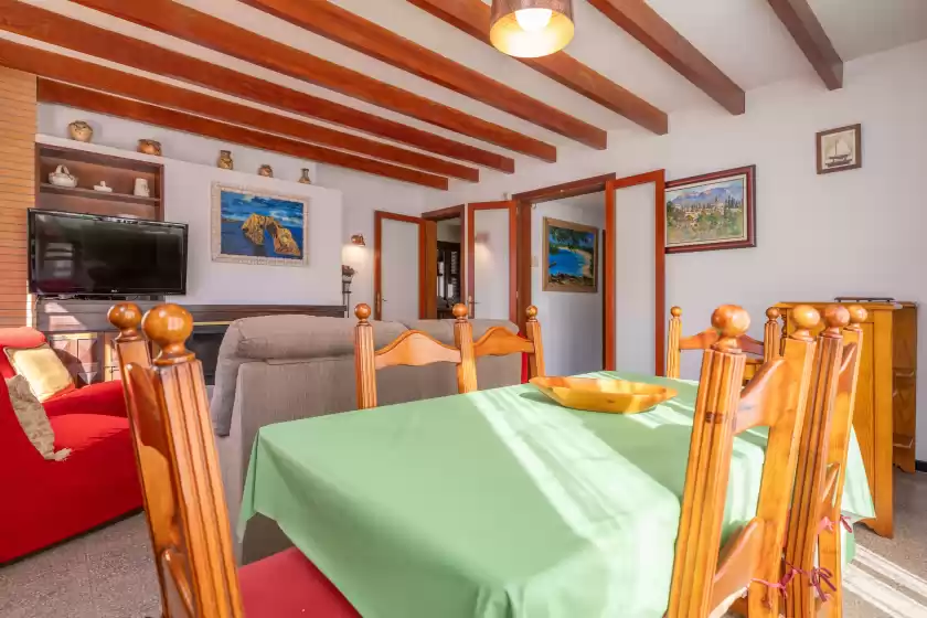 Holiday rentals in Villa xavier, Can Picafort