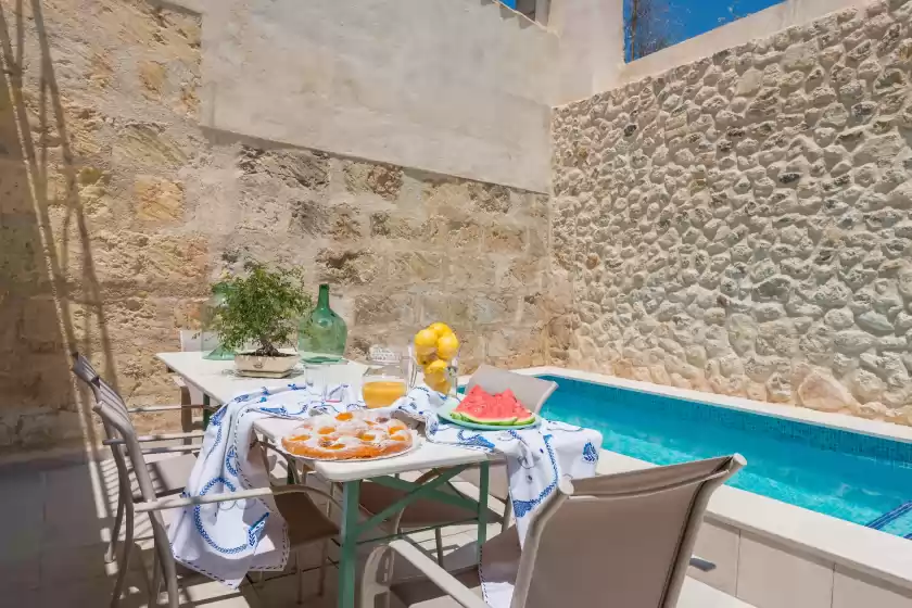 Holiday rentals in Can diana, Campanet