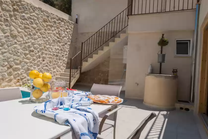 Holiday rentals in Can diana, Campanet