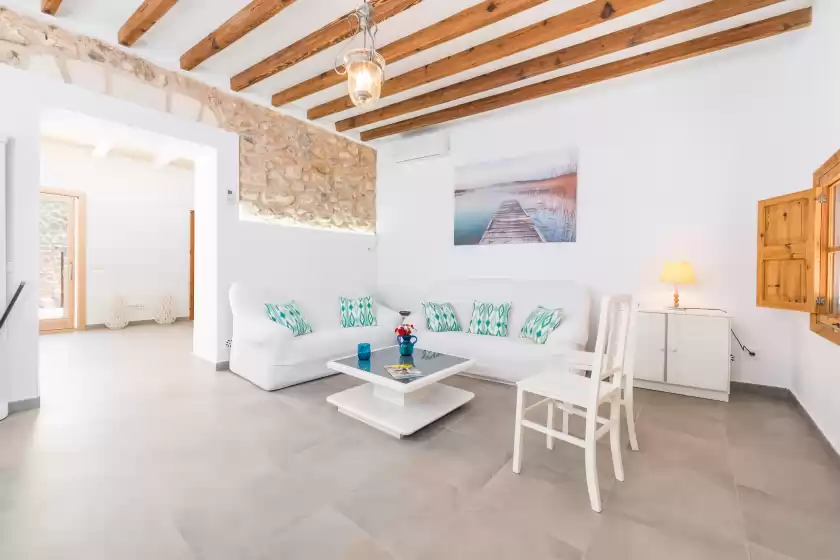 Holiday rentals in Can diana, Campanet