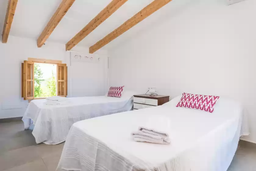 Holiday rentals in Can diana, Campanet