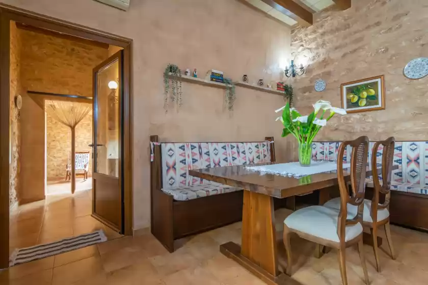 Holiday rentals in Sa punta (sa punta bertumins), ses Salines